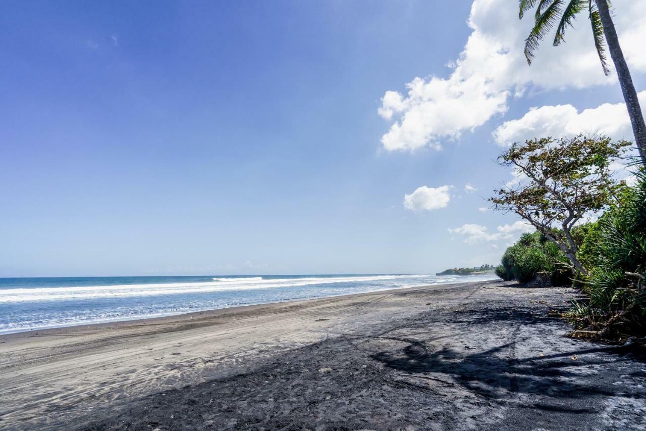 Pantai Hitam Villa Selemadeg Exterior foto